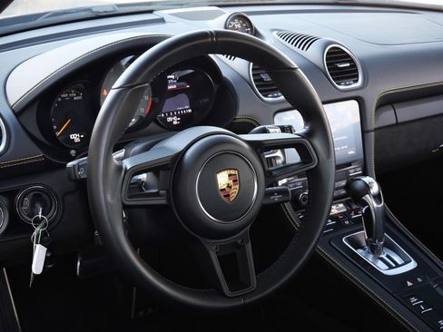 Used 2022 Porsche 718 Cayman GT4 image 14