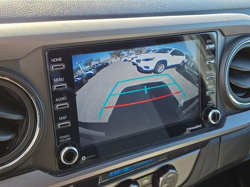 Used 2021 Toyota Tacoma TRD Sport w/ Technology Package image 11