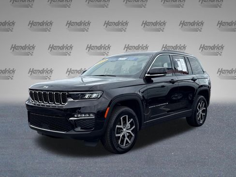 Used 2025 Jeep Grand Cherokee Limited AWD/4WD image 4