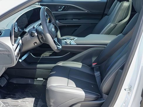 New 2026 Cadillac Lyriq Luxury w/ LPO, Floor Liner Package AWD/4WD image 10