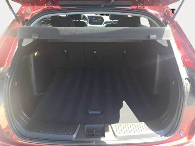 Used 2025 Chevrolet Trax LT w/ LT Convenience Package FWD image 24