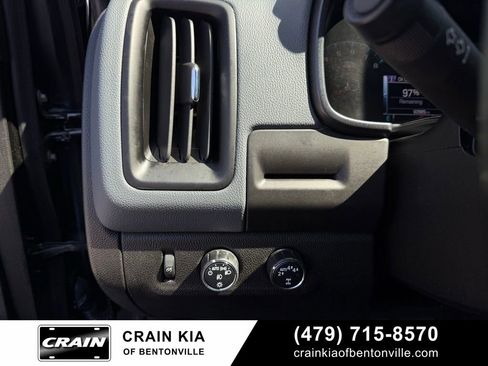 Used 2017 Chevrolet Colorado Z71 w/ Z71 Midnight Edition image 12