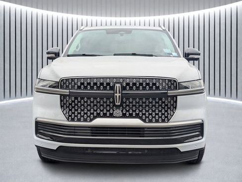 New 2026 Lincoln Navigator Reserve image 7