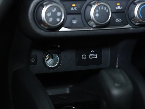 Used 2025 Nissan Versa SV w/ Trunk Package FWD image 26