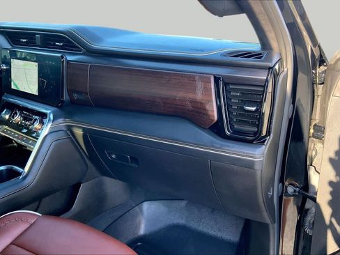 Used 2025 GMC Sierra 1500 Denali Ultimate AWD/4WD image 19