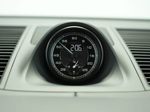 New 2025 Porsche Macan image 35