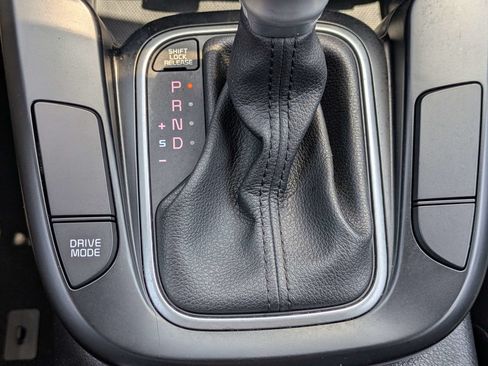 Used 2020 Kia Soul LX FWD image 25