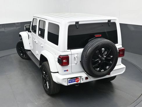 Used 2022 Jeep Wrangler Unlimited Sahara AWD/4WD image 34