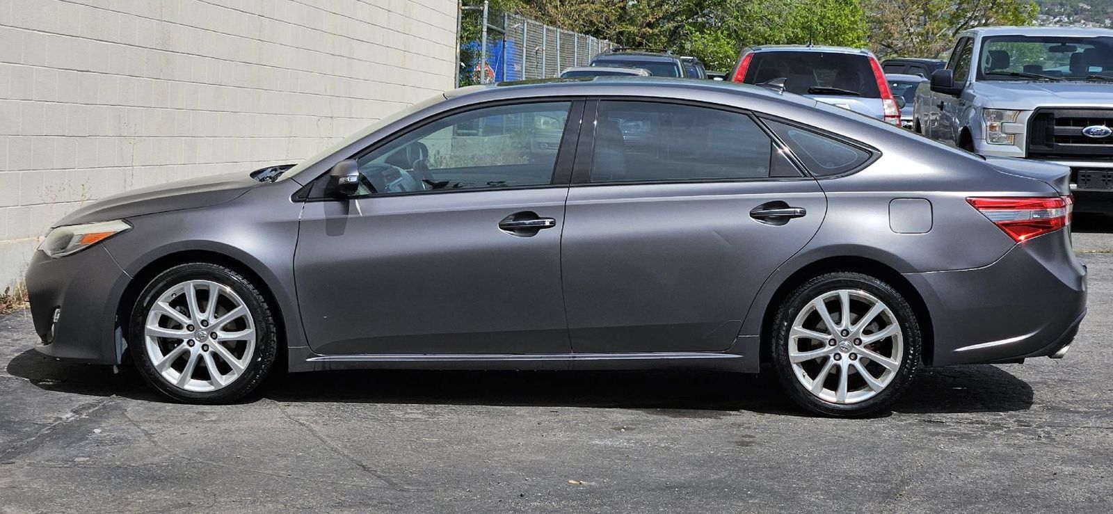 Used 2013 Toyota Avalon Limited FWD image 2