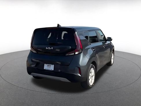 Used 2025 Kia Soul LX w/ LX Technology Package FWD image 12