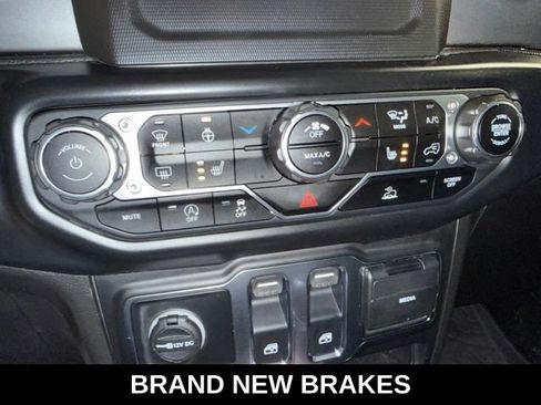 Used 2022 Jeep Wrangler Sport AWD/4WD image 9