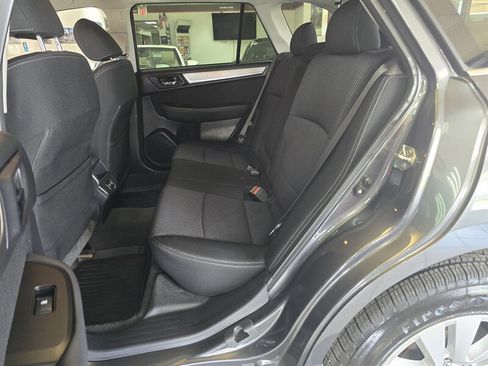 Used 2019 Subaru Outback 2.5i Premium image 11
