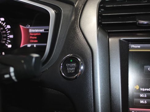 Used 2016 Ford Fusion Titanium FWD image 17