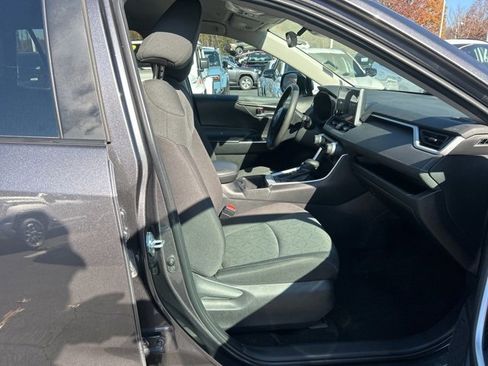 Used 2024 Toyota RAV4 XLE image 17