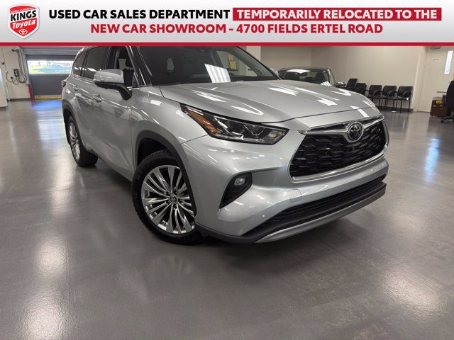 Used 2024 Toyota Highlander Platinum AWD/4WD image 1