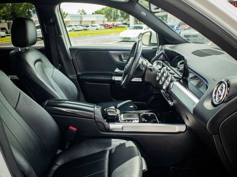 Used 2020 Mercedes-Benz GLB 250 w/ Premium Package image 17