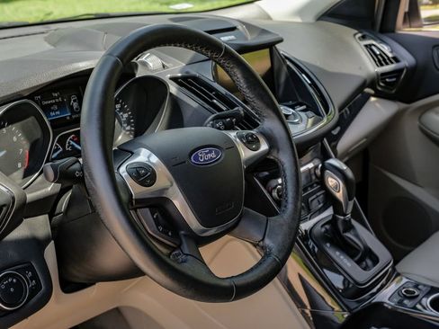 Used 2015 Ford Escape Titanium FWD image 19