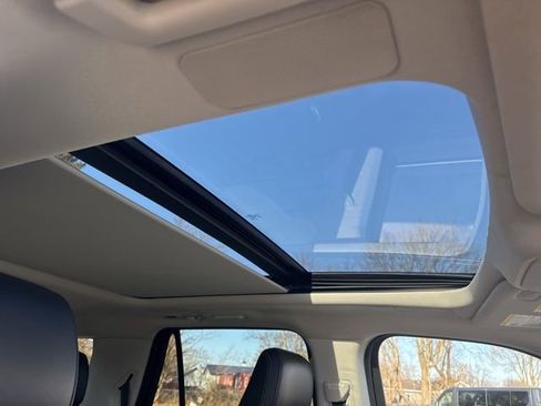 Used 2025 Ford Expedition Platinum w/ Driver's Package image 22