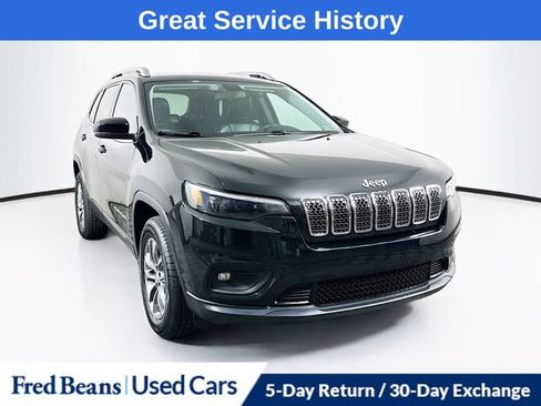 Used 2019 Jeep Cherokee Latitude Plus w/ Cold Weather Group AWD/4WD image 1