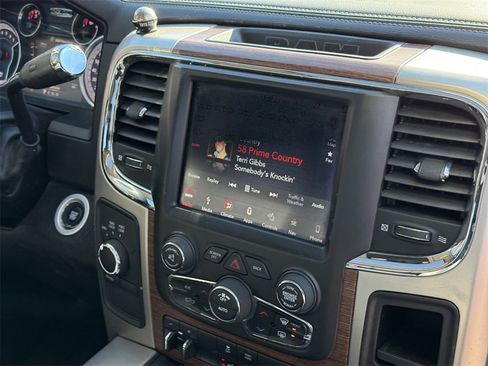 Used 2018 RAM 2500 Laramie image 13