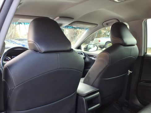 Used 2018 Toyota Camry SE image 7