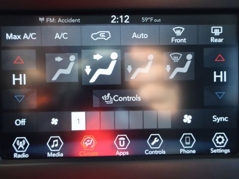 Used 2018 Jeep Renegade Latitude w/ Advanced Technology Group image 21