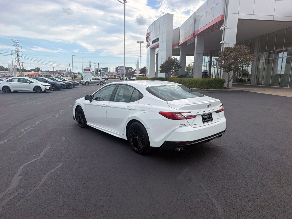 Used 2025 Toyota Camry SE FWD image 3
