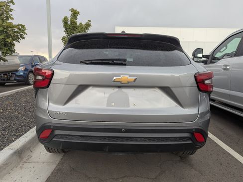 Certified 2024 Chevrolet Trax LS w/ Driver Confidence Package FWD image 4
