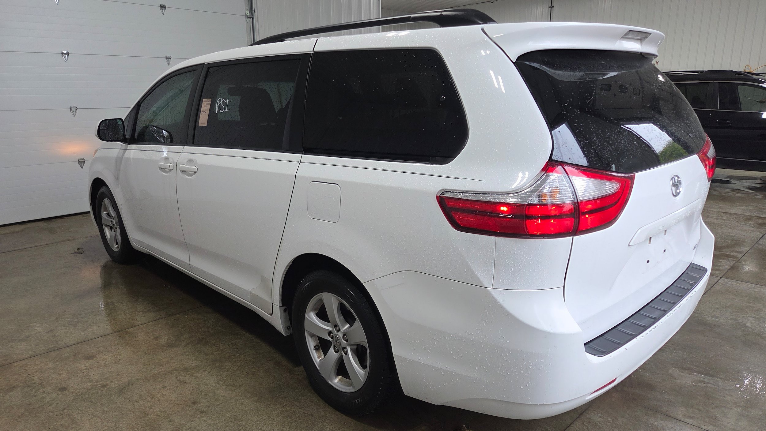 Used 2017 Toyota Sienna LE FWD image 18