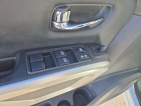 Used 2019 Nissan Titan SV w/ SV Convenience Package image 10