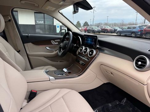 Used 2021 Mercedes-Benz GLC 300 4MATIC image 25