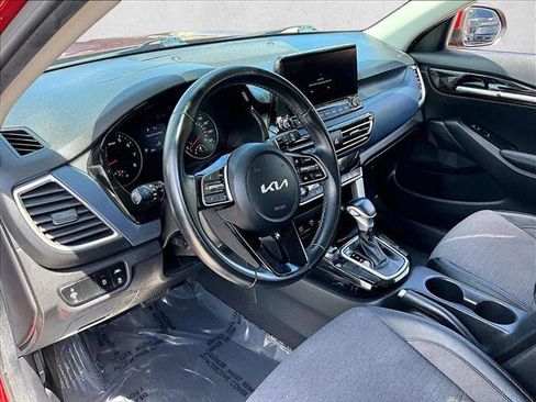 Used 2022 Kia Seltos S FWD image 14