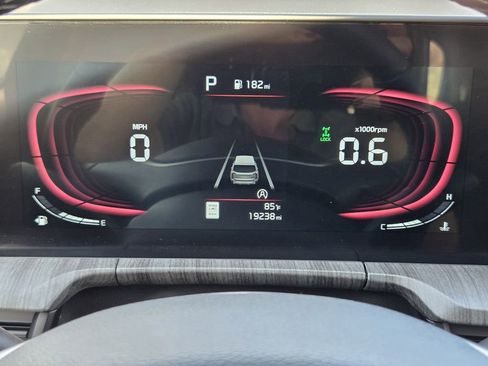 Used 2025 Kia Telluride EX image 14