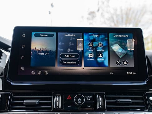 New 2026 Nissan Pathfinder SL AWD/4WD image 18
