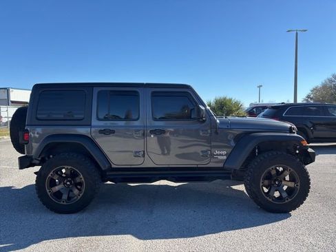 Used 2018 Jeep Wrangler Unlimited Sport S image 4