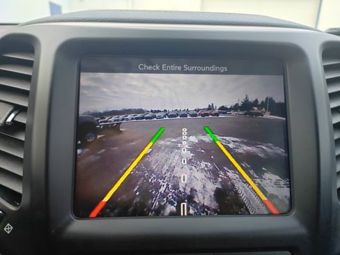 Used 2016 Jeep Cherokee Latitude w/ Cold Weather Group image 21