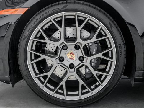 Used 2025 Porsche 911 Carrera RWD image 9