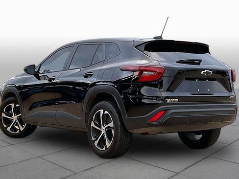 Used 2025 Chevrolet Trax RS w/ Driver Confidence Package image 13