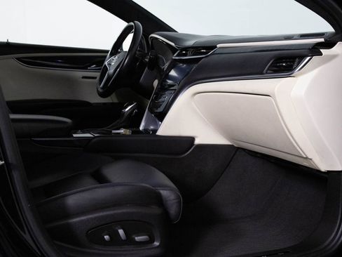 Used 2014 Cadillac XTS Platinum image 39