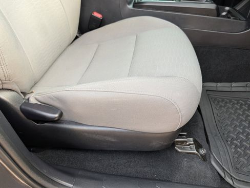 Used 2019 Toyota Tacoma SR image 29