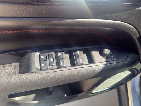 Used 2025 Jeep Compass Trailhawk AWD/4WD image 10