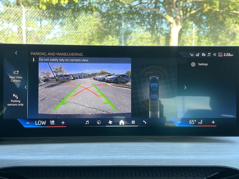 New 2026 BMW 330i Sedan w/ Premium Package image 4