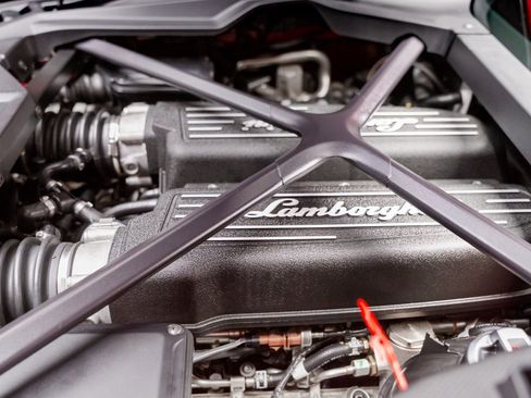 Used 2023 Lamborghini Huracan EVO AWD/4WD image 46