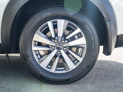 Used 2022 Nissan Pathfinder SL image 10