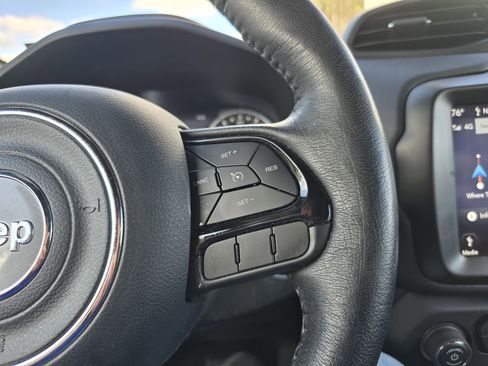 Used 2022 Jeep Renegade Altitude w/ Convenience Group image 18