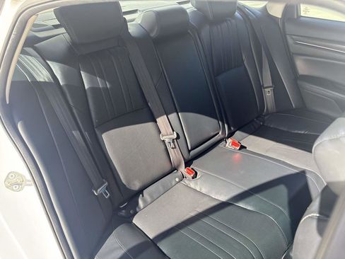 Used 2018 Honda Accord Touring image 17