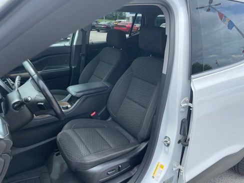 Used 2018 GMC Acadia SLE AWD/4WD image 25