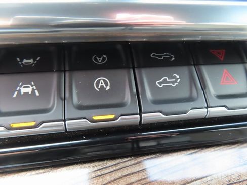 Used 2025 Chevrolet Silverado 1500 LT image 31