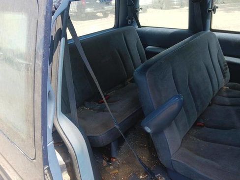 Used 1995 Plymouth Voyager FWD image 24