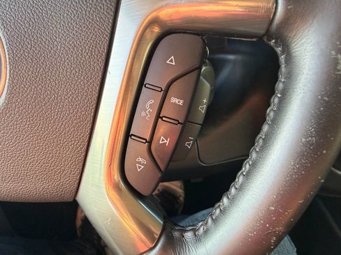 Used 2019 Chevrolet Express 3500 w/ Driver Convenience Package image 18